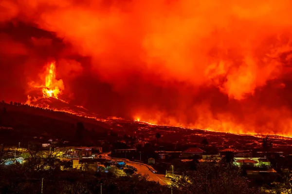 Patlayan Volkan Hantal Manzara Palma Aralık Ayında Gece Volkanik Patlama — Stok fotoğraf
