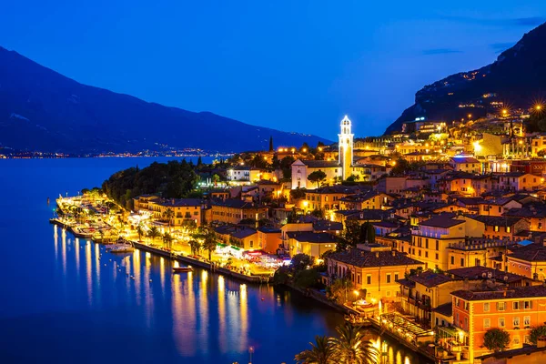 Limone Sul Garda Falu Olaszország Alatt Nyári Naplemente Népszerű Úti — Stock Fotó