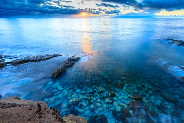 Belo Pôr Sol Costa Ilha Canária Tenerife Com Rochas Água — Fotografia de Stock