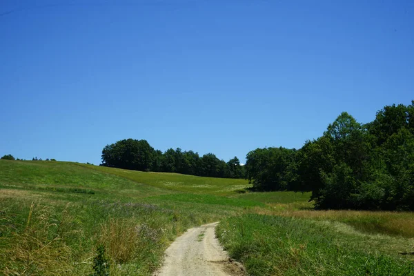Belbo kaynaklarının doğal rezervi Camerana, Piedmont - İtalya