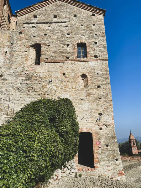 Uitzicht Het Kasteel Van Serralunga Van Alba Piemonte Italië — Stockfoto