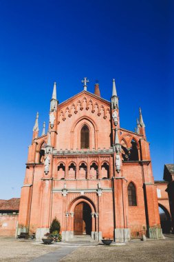 San Vittorio Martire Kilisesi manzarası, Pollenzo, Piedmont - İtalya