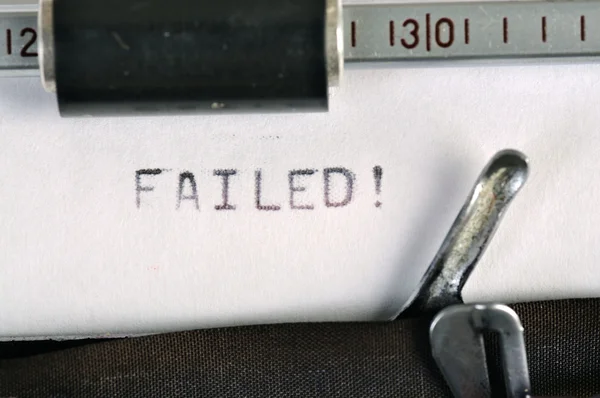 Met oude schrijfmachine is getypt mislukt — Stockfoto