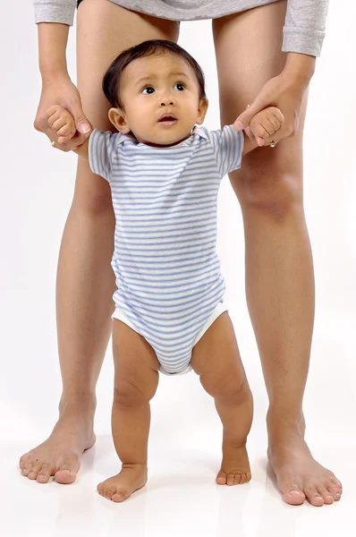 Baby Learn to Walk — Stock Photo, Image