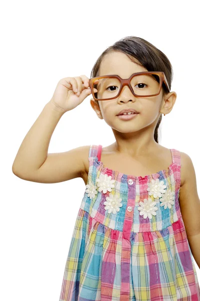 Menina feliz vestindo óculos — Fotografia de Stock