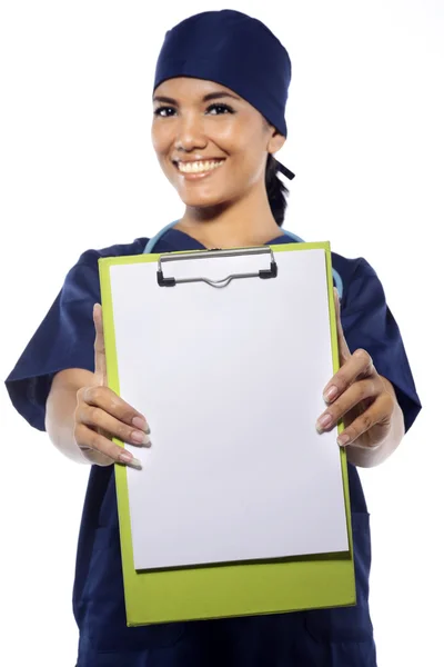 Cirurgião Médico Mostrar Clipboard em branco — Fotografia de Stock