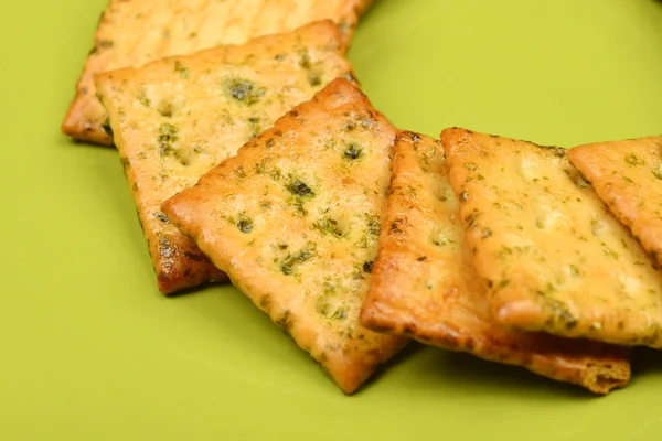 Biscotti sulla ciotola verde — Foto Stock