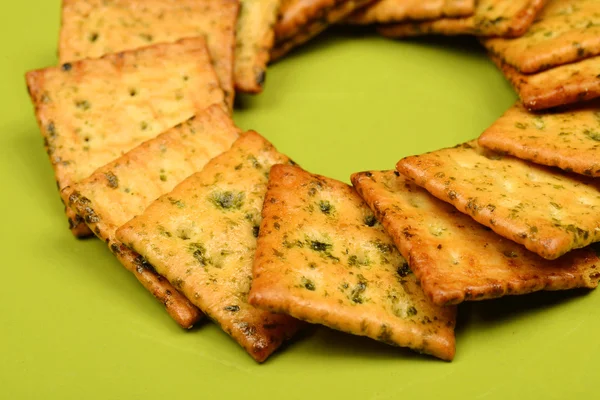 Biscotti sulla ciotola verde — Foto Stock