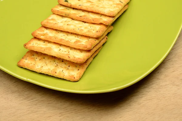 Biscotti sulla ciotola verde — Foto Stock