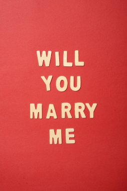 Benimle evlenir misin?