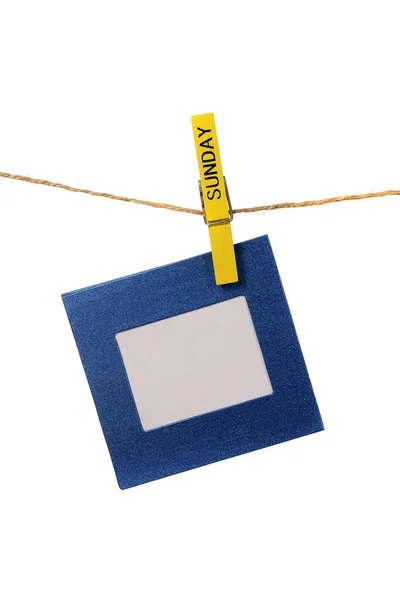Kolor ramki hangin z niedzieli tkaniny pin — Zdjęcie stockowe