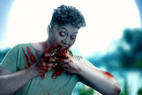 Een Enge Zombie Met Bloed Wonden Zijn Lichaam Eet Het — Stockfoto
