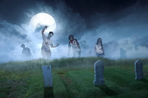 Gruselige Zombies Mit Blut Und Wunden Körper Auf Dem Friedhof — Stockfoto
