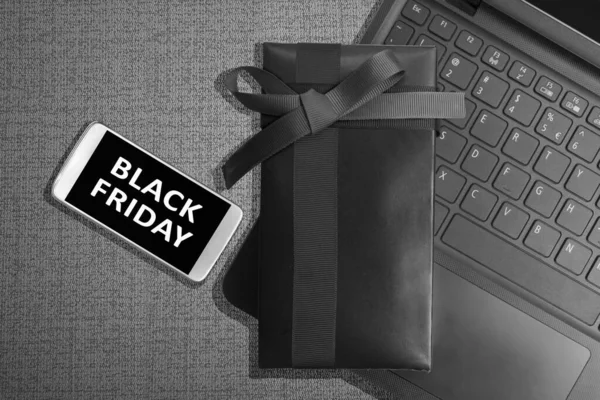 Black Friday Message Mobile Phone Screen Gift Box Black Background — Stock Photo, Image