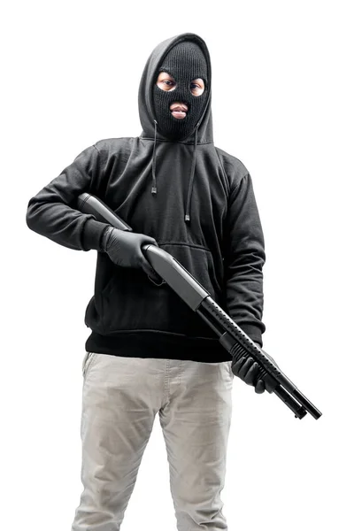 Krimineller Mann Mit Versteckter Maske Hält Die Schrotflinte Isoliert Vor — Stockfoto