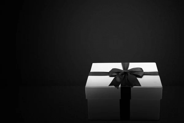 White Gift Box Black Ribbon Black Background Black Friday Concept — Stock Photo, Image