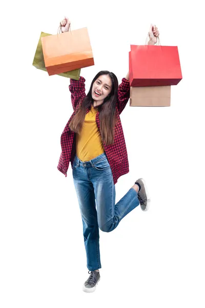 Mulher Asiática Carregando Sacos Compras Isolados Sobre Fundo Branco — Fotografia de Stock