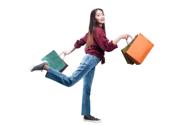 Mulher Asiática Carregando Sacos Compras Isolados Sobre Fundo Branco — Fotografia de Stock