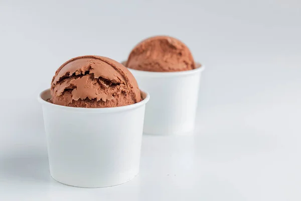 Helado Chocolate Tazón Aislado Sobre Fondo Blanco —  Fotos de Stock