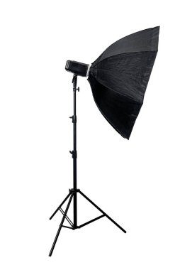 Beyaz arkaplanda izole edilmiş fotoğraf stüdyosu ışığı