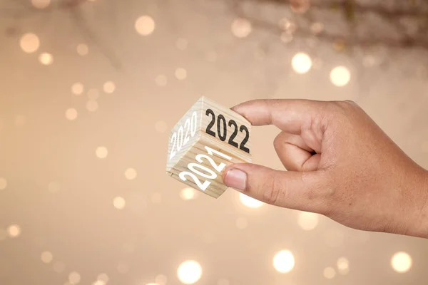 Mano Humana Mostrando Lado 2022 Cubo Madera Feliz Año Nuevo — Foto de Stock