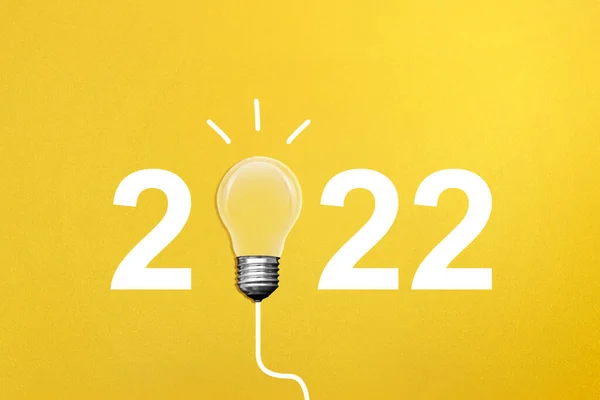 2022 Light Bulb Happy New Year 2022 — стоковое фото