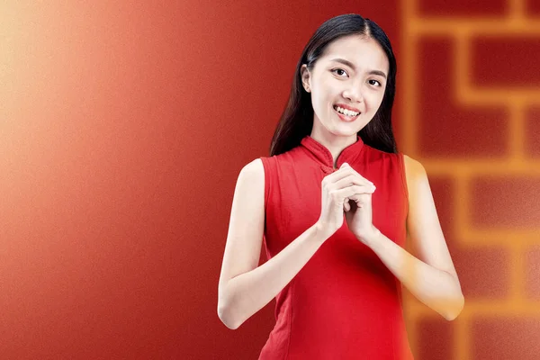 Mulher Chinesa Asiática Vestido Cheongsam Com Gesto Parabéns Feliz Ano — Fotografia de Stock