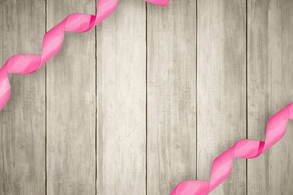 Roze Lint Met Houten Ondergrond — Stockfoto