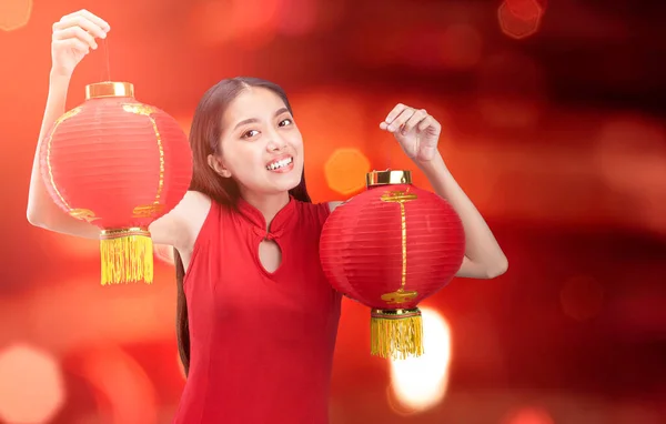 Aziatische Chinese Vrouw Een Cheongsam Jurk Met Chinese Lantaarn Gelukkig — Stockfoto