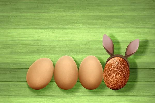 Tavşan Kulaklı Paskalya Yumurtaları Ahşap Arka Plan Mutlu Paskalyalar — Stok fotoğraf