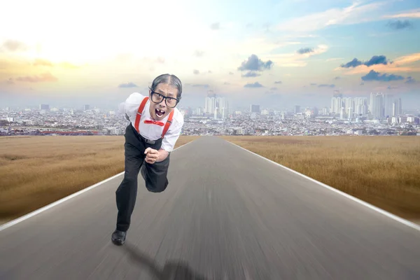 Asian Nerd Ugly Face Running Street Cityscapes Background — Stock Photo, Image