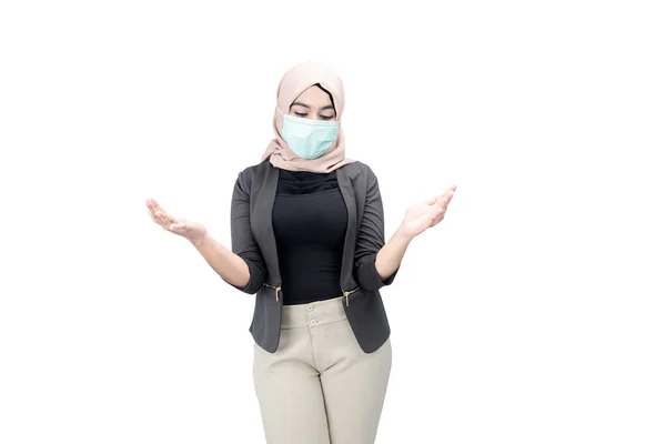 Asian Muslim Woman Headscarf Wearing Face Mask Standing Open Palms — ストック写真