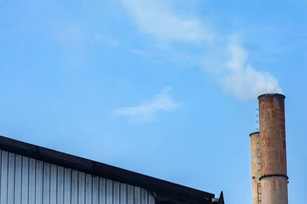 Skorstenen Från Palmoljefabriken Med Himmelsbakgrund — Stockfoto