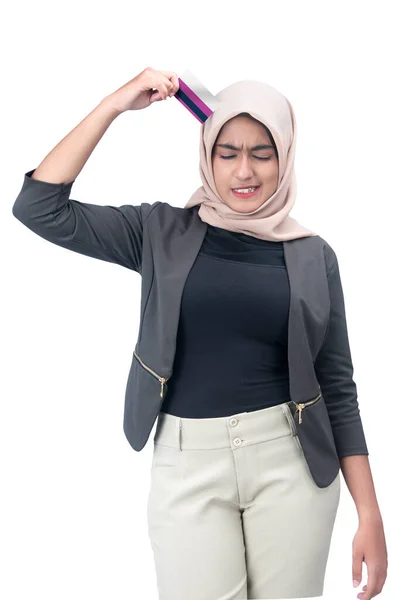 Asian Muslim Woman Headscarf Holding Credit Card Stressed Expression Isolated — ストック写真