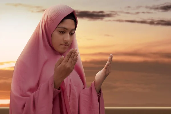 Asian Muslim Woman Veil Standing While Raised Hands Praying Dramatic — Stockfoto