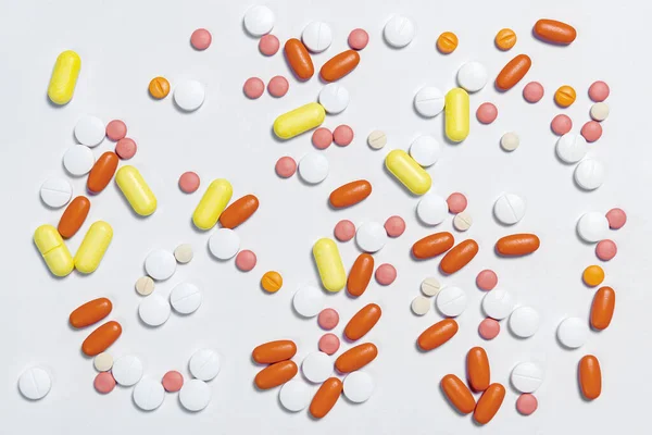 Tabletter Med Piller Isolerade Över Vit Bakgrund — Stockfoto