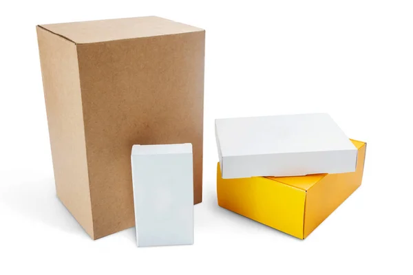 Beyaz Arkaplanda Izole Edilmiş Renkli Karton Kutu — Stok fotoğraf