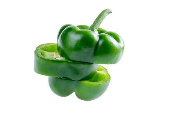 Krájené Zelené Papriky Izolované Přes Bílé Pozadí — Stock fotografie