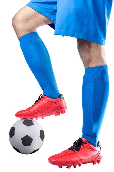 身穿蓝色球衣的足球运动员 球在白色背景下呈孤立状 — 图库照片