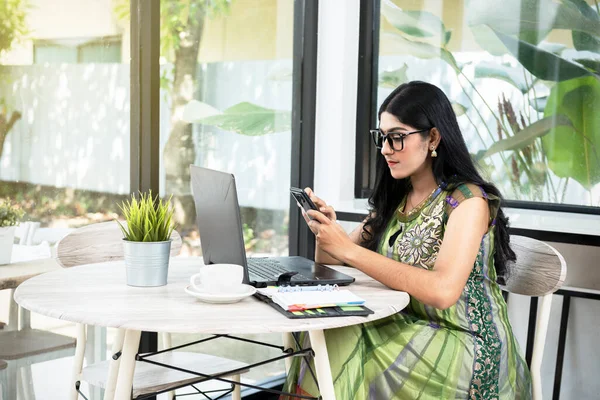Indian Woman Eyeglass Using Mobile Phone Laptop Notebook Cup Coffee —  Fotos de Stock