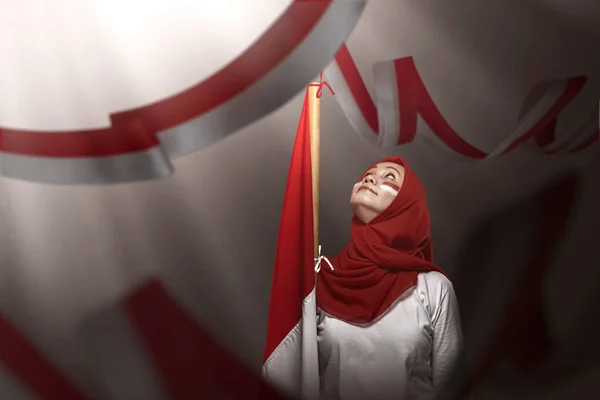 Indonesian Women Celebrate Indonesian Independence Day August Holding Indonesian Flag — 스톡 사진