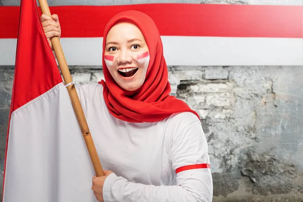 Indonesian Women Celebrate Indonesian Independence Day August Holding Indonesian Flag — Fotografia de Stock