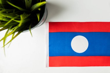 Laos 'un ulusal bayrağı beyaz arkaplan üzerinde izole