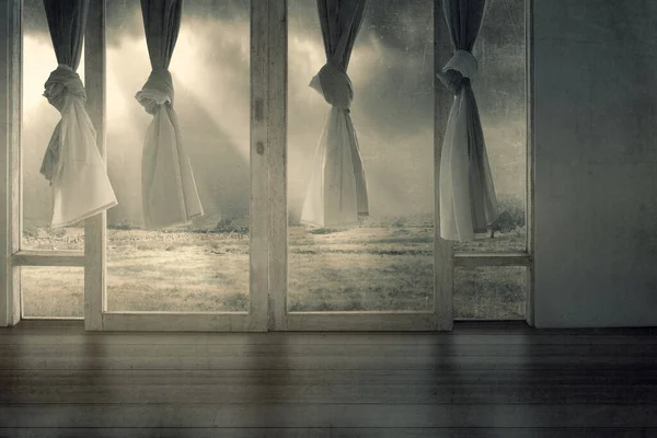 窗帘在一个废弃的房子 具有戏剧性的背景 — 图库照片