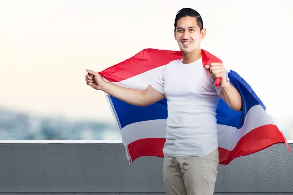 Aziatische Mannen Vieren Thailand Onafhankelijkheidsdag December Met Thaise Vlag Onafhankelijkheidsdag — Stockfoto