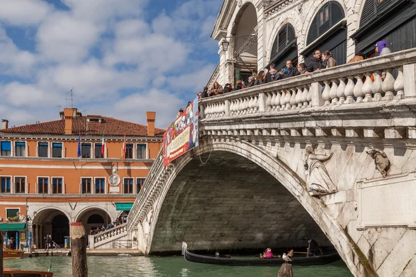 Rialto Köprüsü, Venedik, İtalya — Stok fotoğraf