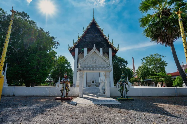 Chon Buri, Tayland, 21 Kasım 2021 Wat Klang Khlong Luang.