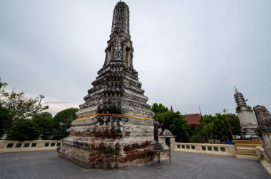 Na Klua, Phra Samut Chedi Bölgesi, Samut Prakan 10290, 15 Mayıs 2022: Wat Sakhla - çok güzel bir ruhani ibadet yeri ve eşsiz bir şekilde tasarlanmış. Çeşitli türde müzeler..