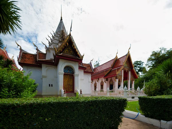 柴湾华星区2022年6月4日 华白龙寺 Wat Pak Khlong Makham Thao 缩写为Wat Luang Suk — 图库照片