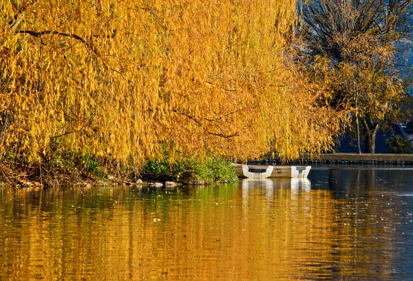 Indian summer in the catalan Pyrenees, Spain — Stock Photo, Image